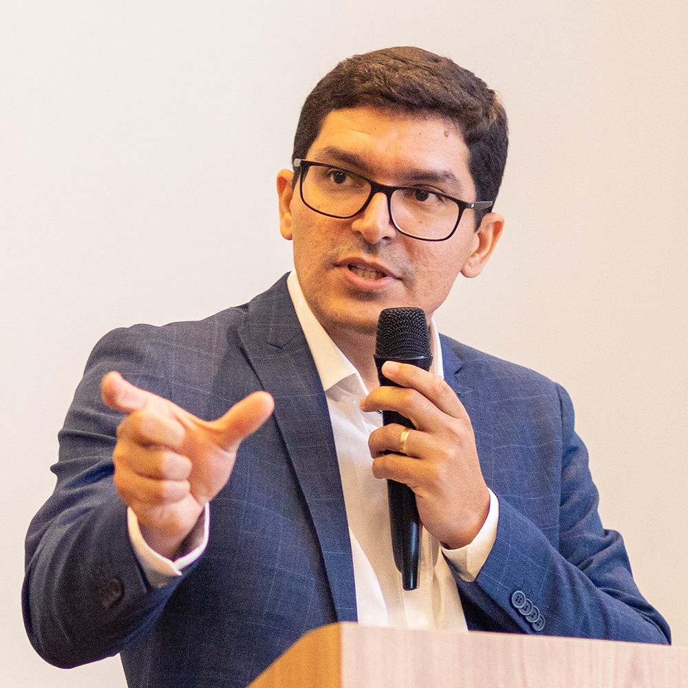 Professor(a) Caio Morais