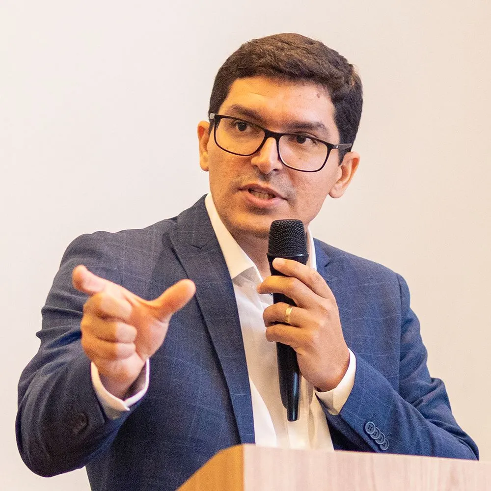 Professor(a) Caio Morais (PE)